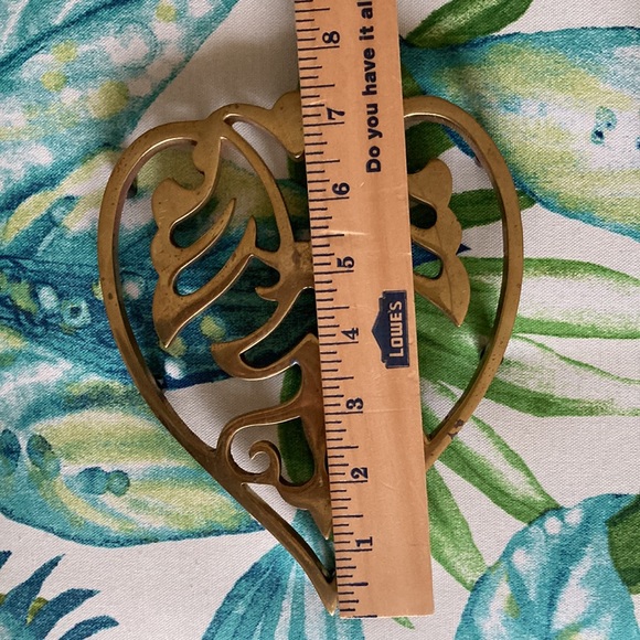 Vintage Brass Heart Trivet with Rubber Feet covers Valentine’s Day Love Gift - Picture 9 of 10